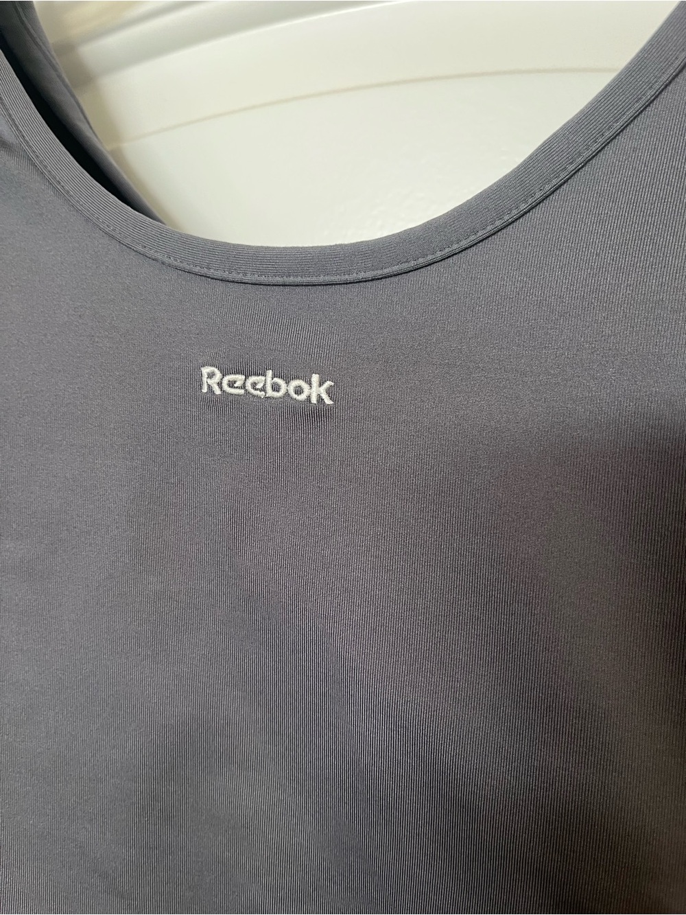 Reebok Gray Short Sleeve Crop‎ Top Size Medium - Picture 4 of 5